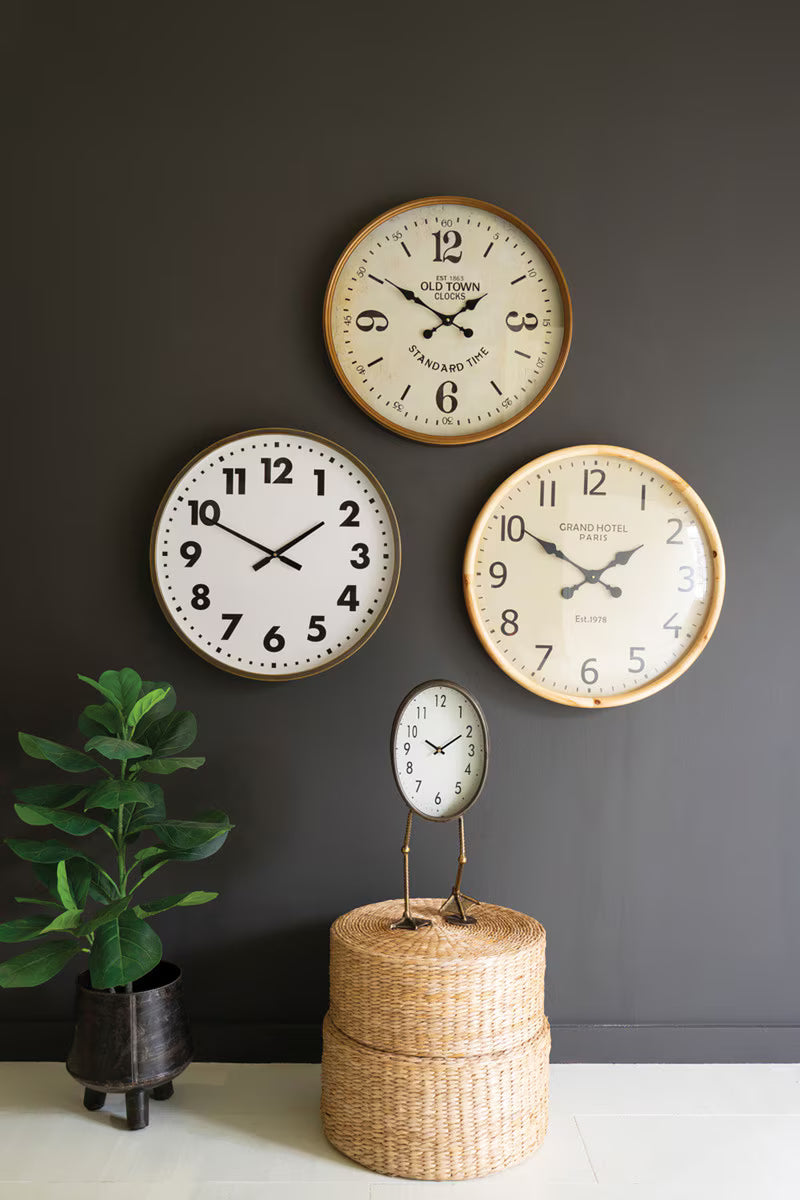 Tabletop Clock with Duck Feet