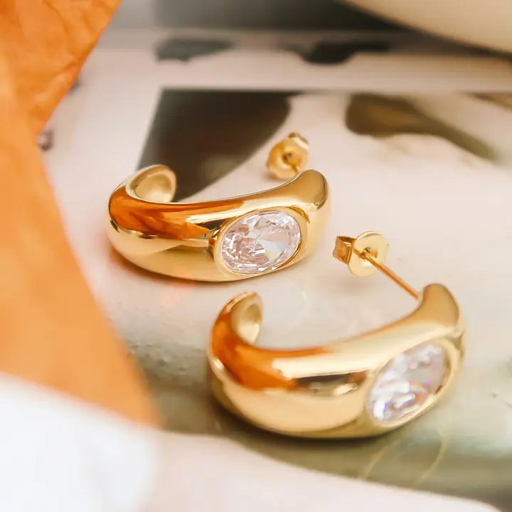 Aliénor 18K Gold Classic C Hoop Earring