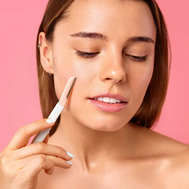 Lemon Lavender Fuzz Off Dermaplaner Facial Razor