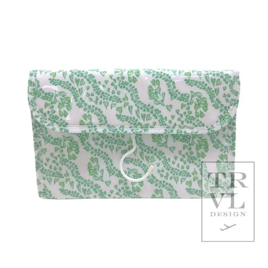 Luxe Gloss Hanging Toiletry Case - All Heart Kelly Green