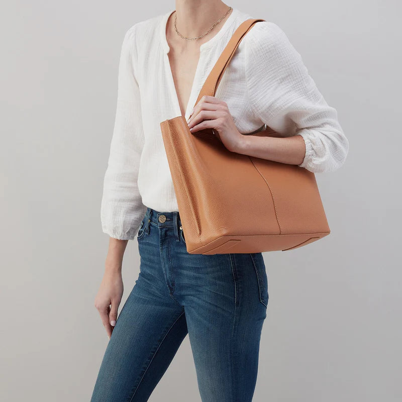Vida Tote In Micro Pebbled Leather