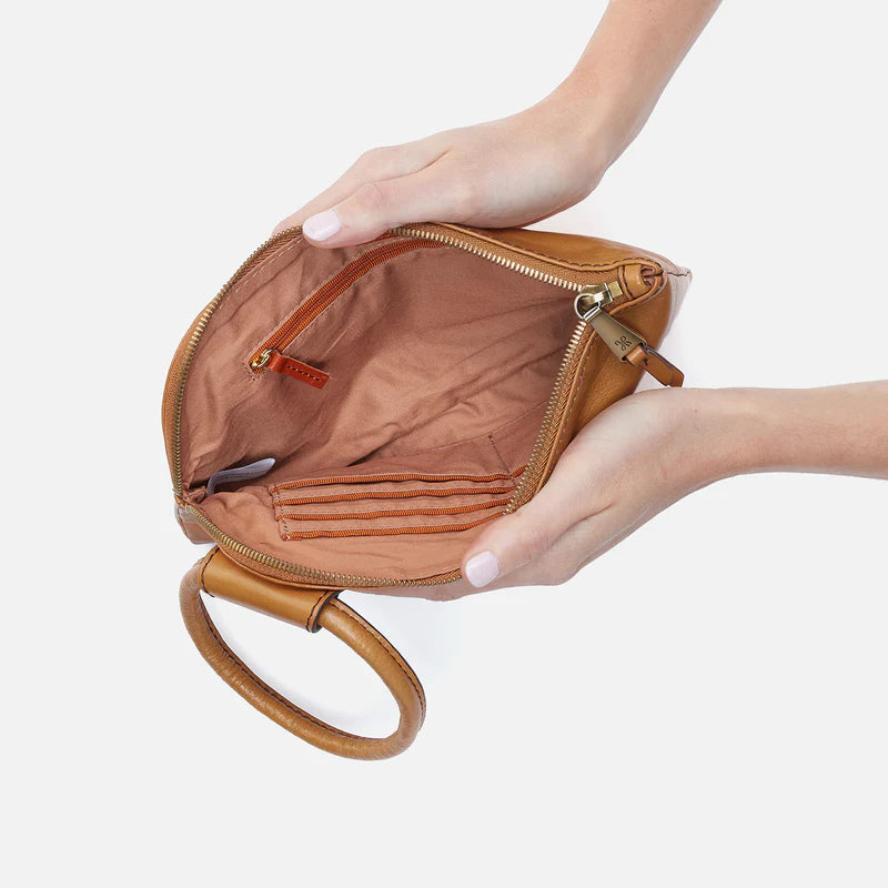 Sable Wristlet in Polished Leather
